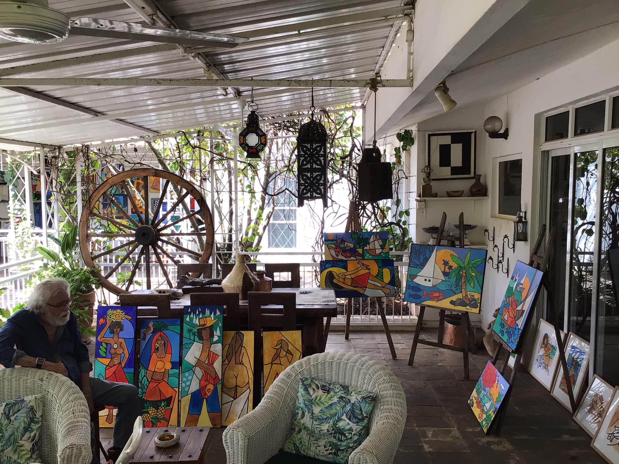 Œuvres de Vaco Baissac chez lui / Vaco Baissac art at home