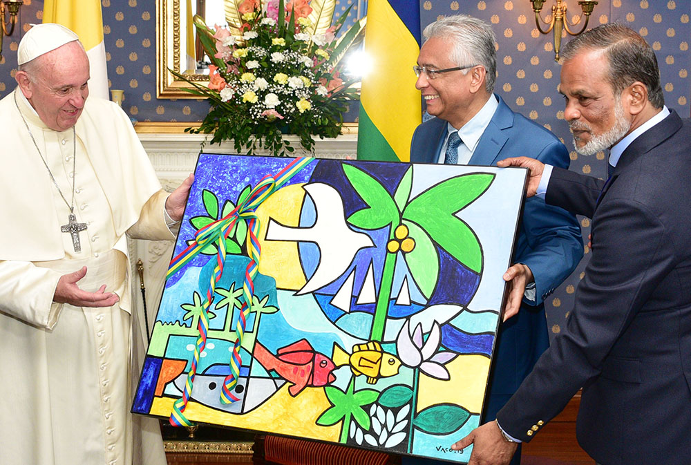 Vaco Baissac avec le Pape François / Vaco Baissac with Pope Francis